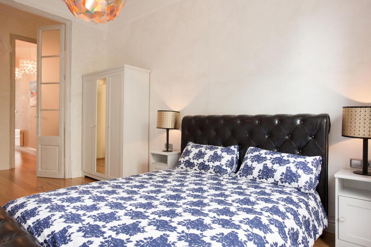 Luxury Barcelona Central City Cosy 3 Bedroom Apartment With Private Terrace Bagian luar foto