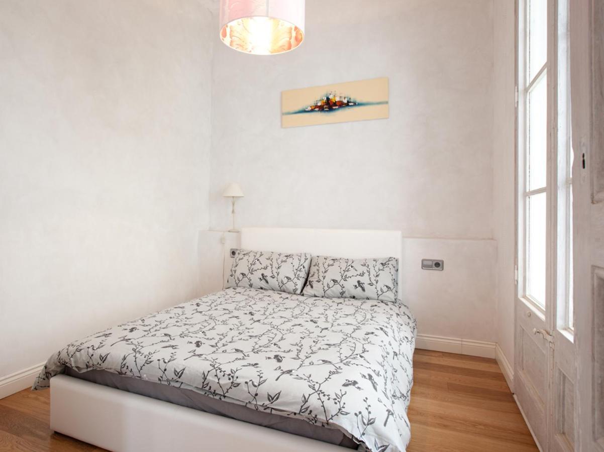 Luxury Barcelona Central City Cosy 3 Bedroom Apartment With Private Terrace Bagian luar foto