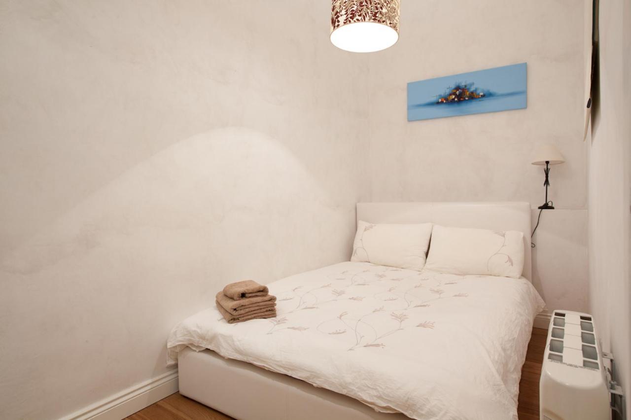 Luxury Barcelona Central City Cosy 3 Bedroom Apartment With Private Terrace Bagian luar foto