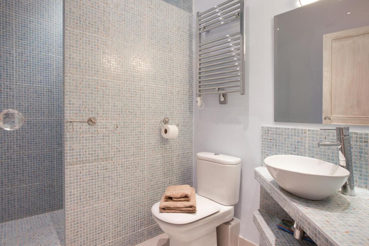Luxury Barcelona Central City Cosy 3 Bedroom Apartment With Private Terrace Bagian luar foto