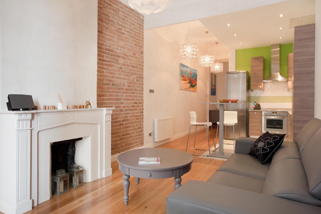 Luxury Barcelona Central City Cosy 3 Bedroom Apartment With Private Terrace Bagian luar foto